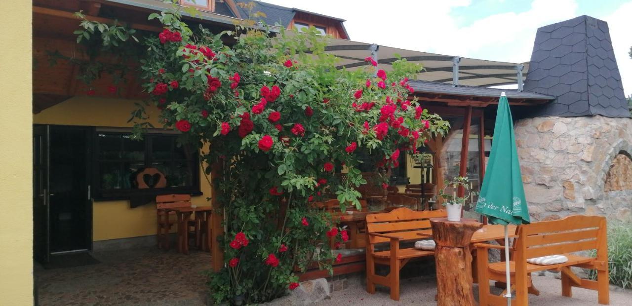 Landgasthof Plohnbachtal UG Lengenfeld  Buitenkant foto