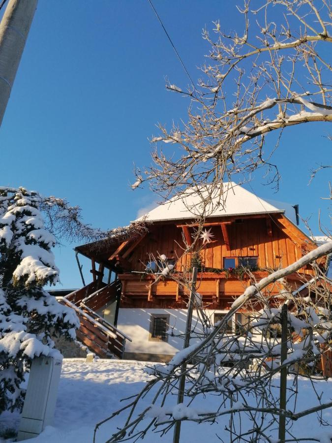 Landgasthof Plohnbachtal UG Lengenfeld  Buitenkant foto