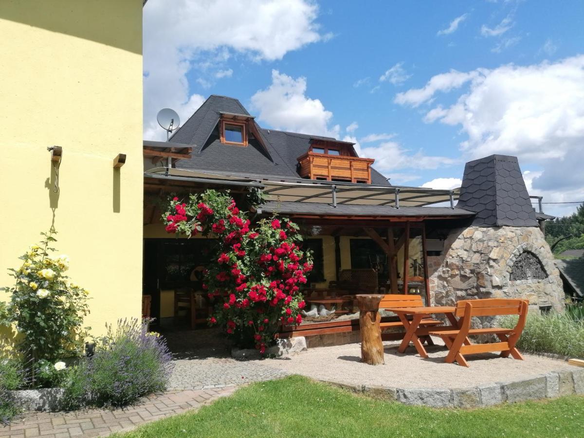 Landgasthof Plohnbachtal UG Lengenfeld  Buitenkant foto